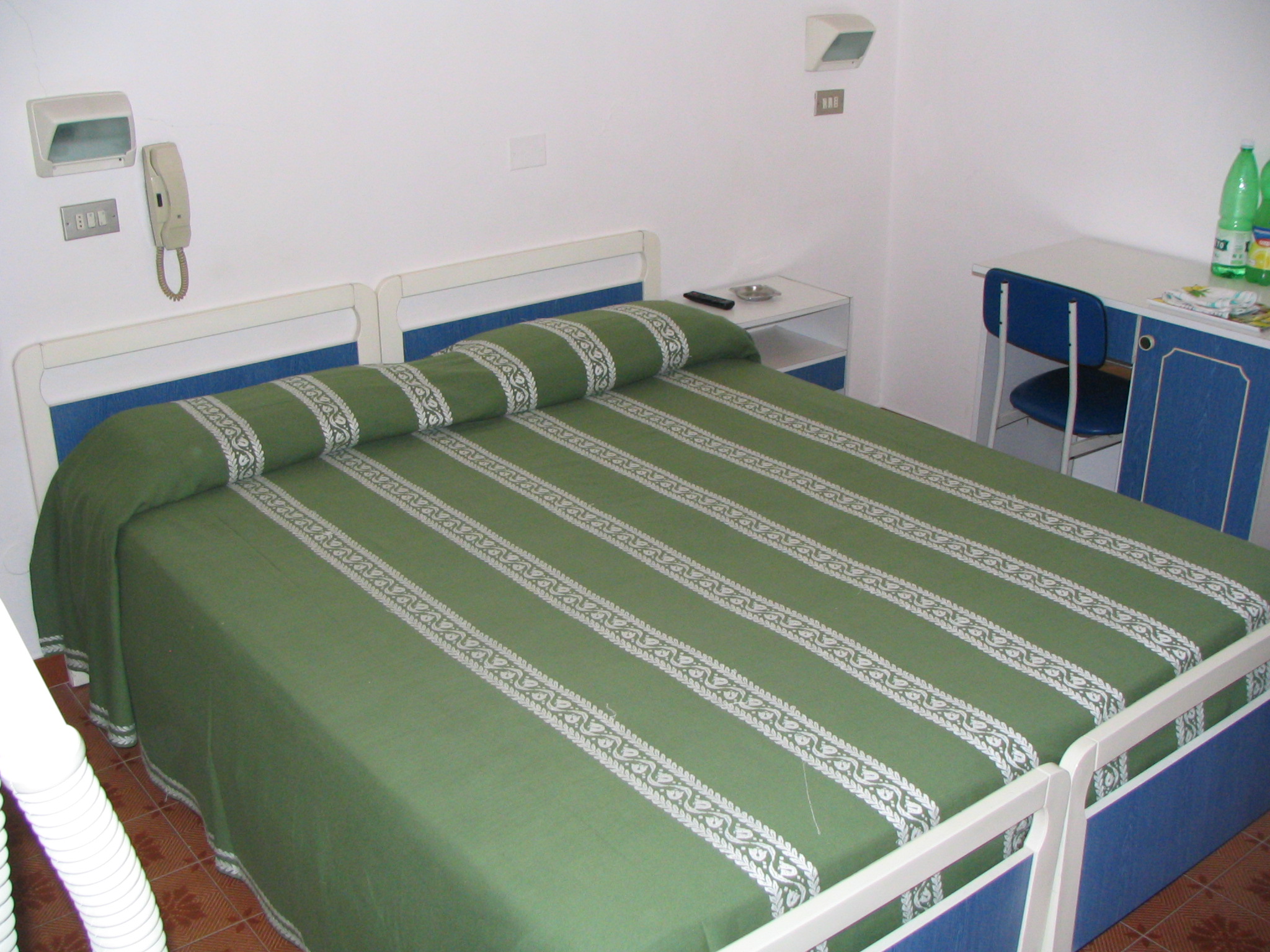 Double room- Italy from the Inside