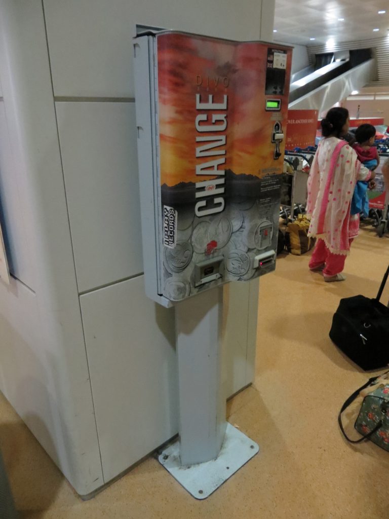 Exchange machine at the airport in Italy- Italy from the Inside
