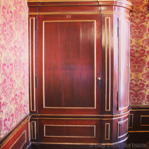 Secret door- Italy from the Inside